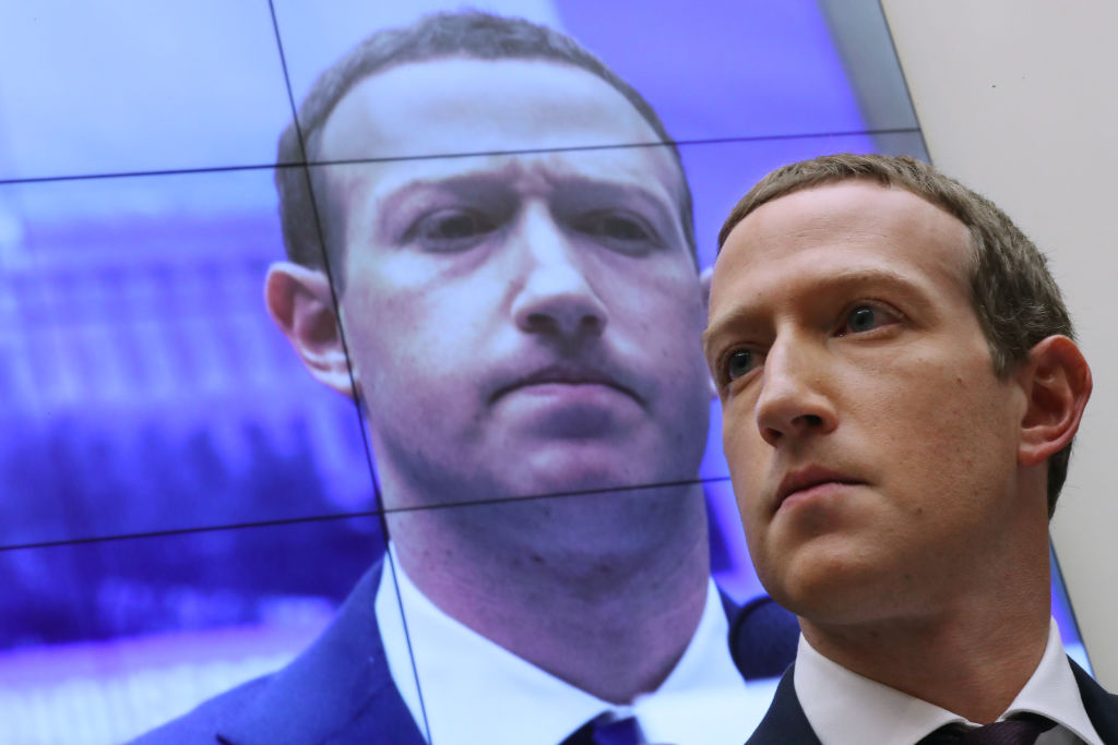Un bărbat din Peru l-a dat în judecată pe Zuckerberg pentru suspendarea contului de Facebook. Cere despăgubiri uriașe