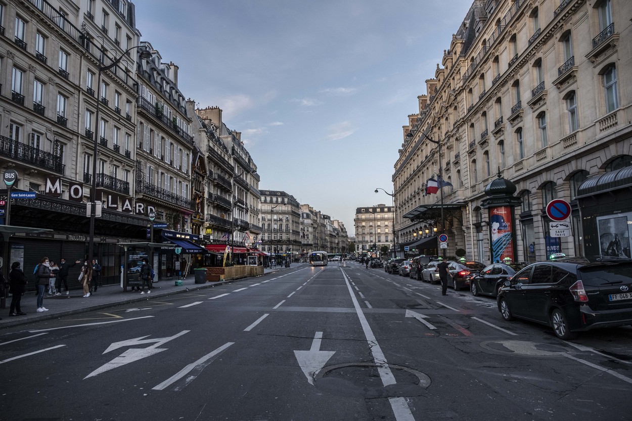 Carantina nu are efect în Paris. Autoritățile au aflat de ce sunt încă 40.000 de cazuri noi zilnic