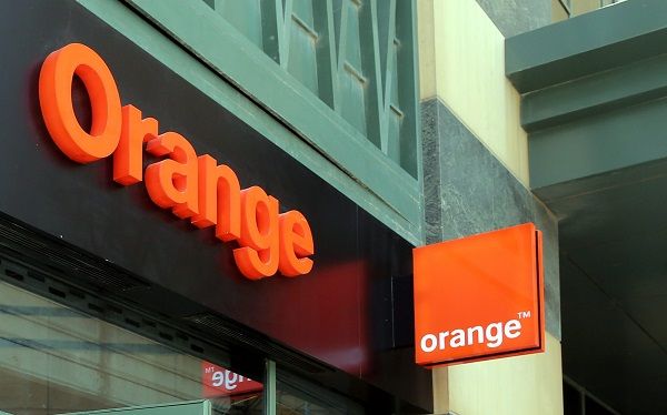 Tranzacția anului pe piața telecom. Orange preia divizia de servicii fixe a Telekom România