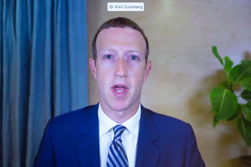 Mark Zuckerberg și-a informat oficial angajații de la Facebook că Joe Biden va fi președinte