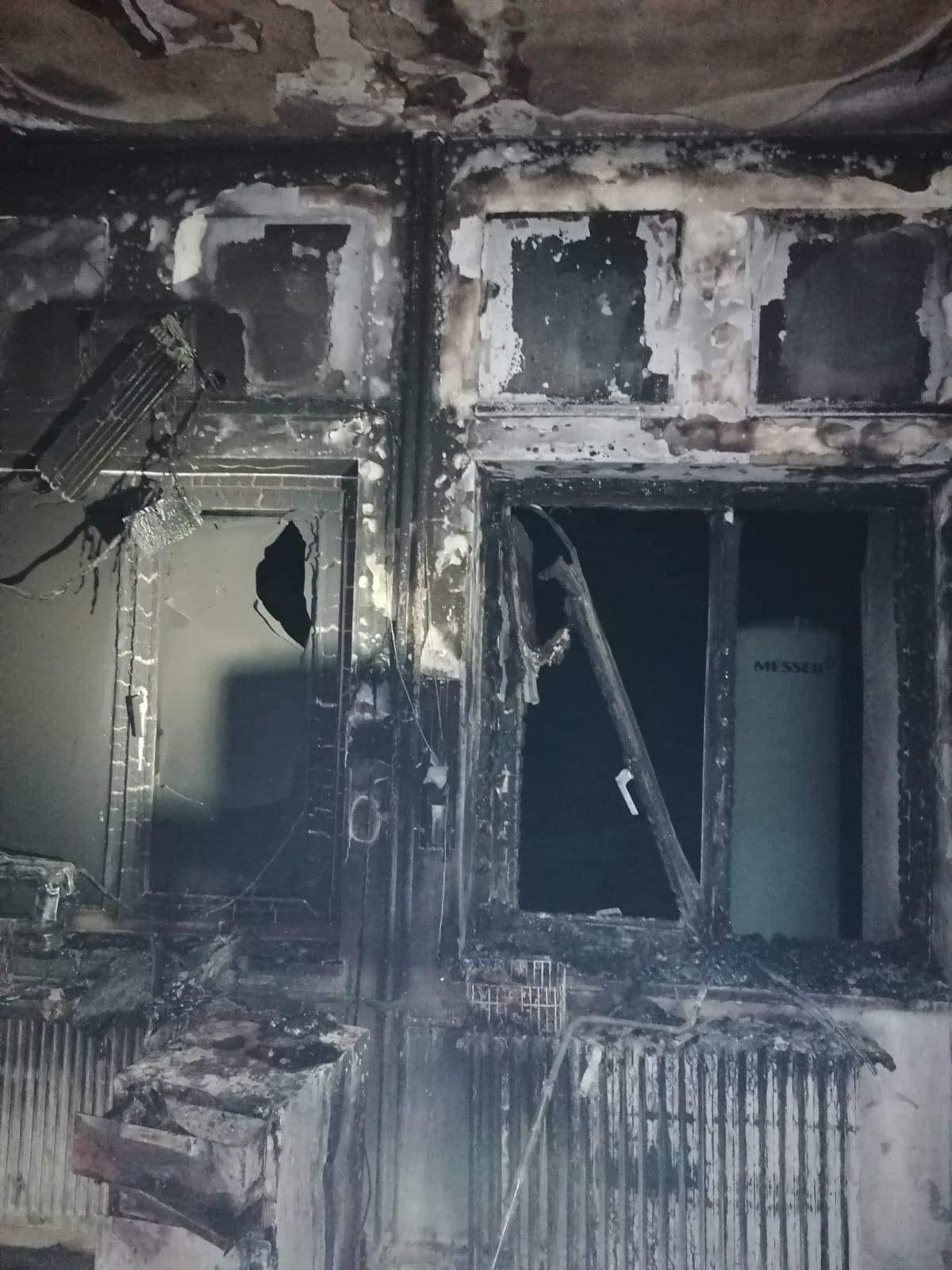 Incendiu violent la Spitalul Judeţean Piatra Neamţ. Zece persoane au murit, iar medicul de gardă este în stare critică - Imaginea 9