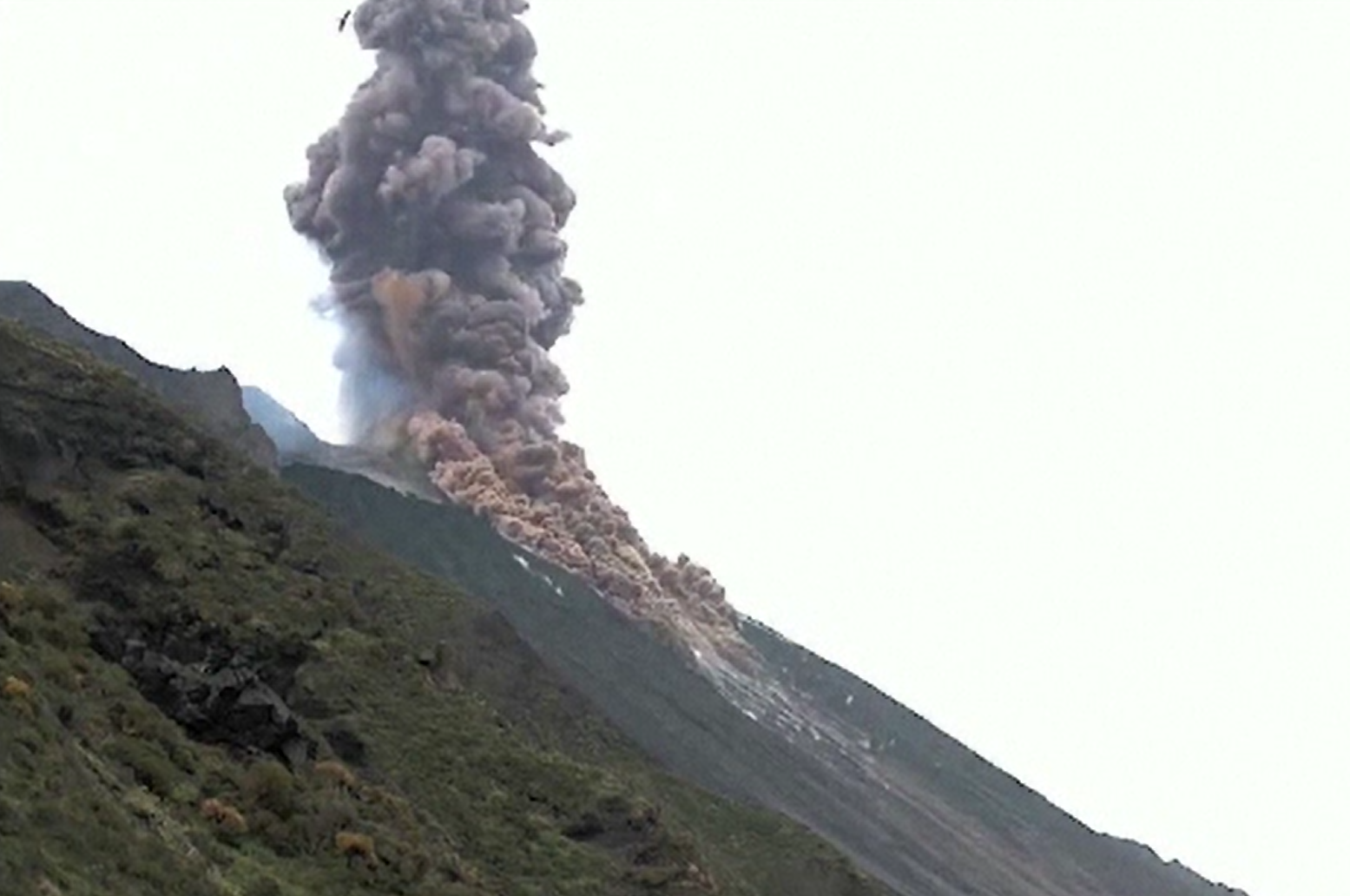 Vulcanul Stromboli din Italia, unul dintre cei mai activi din lume, a erupt din nou