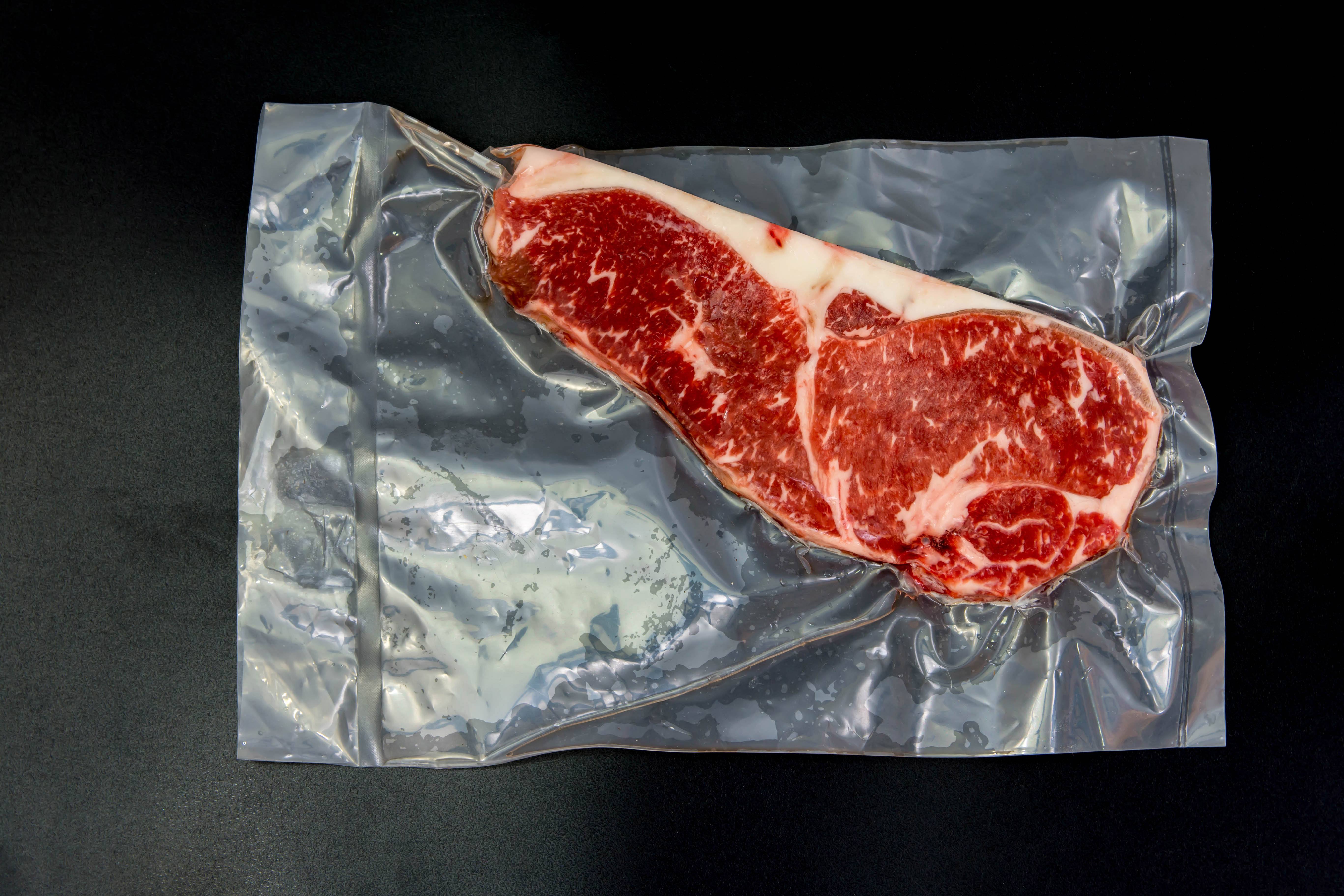 China a descoperit urme de Covid-19 pe ambalaje de carne congelată provenită din Argentina