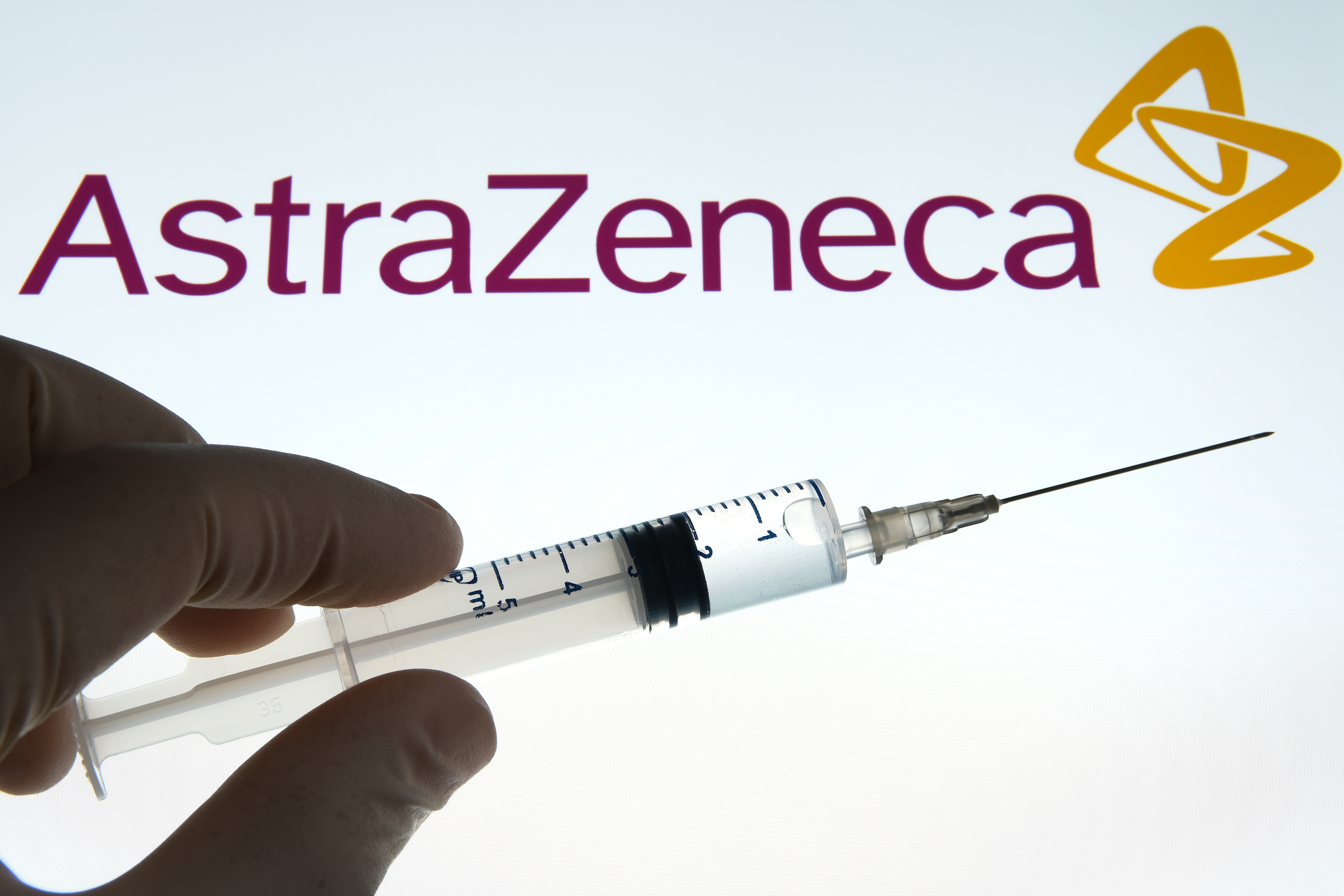 Vaccinare România. Câte persoane s-au programat până acum pentru imunizarea cu AstraZeneca