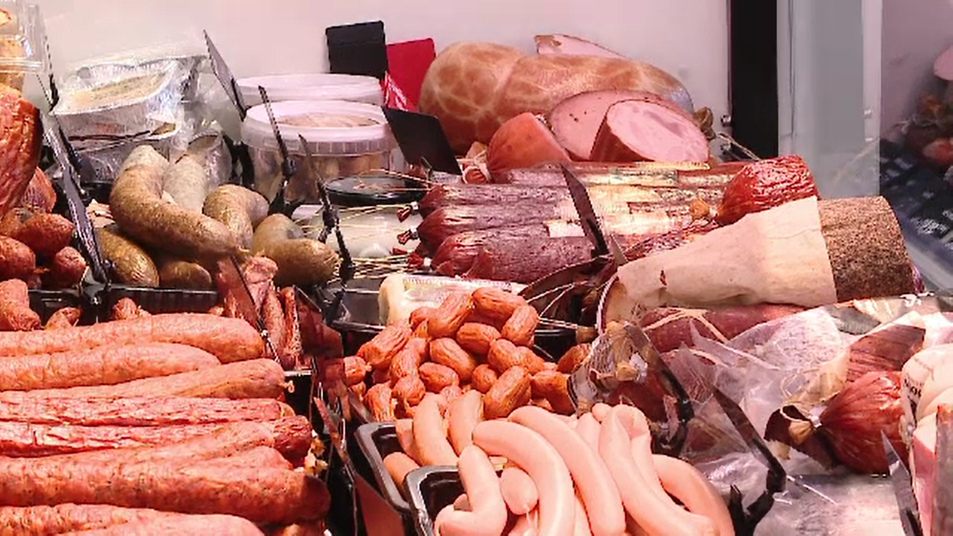 Carnea de porc va fi mai ieftină de Crăciun. În toată Europa este excedent de carne