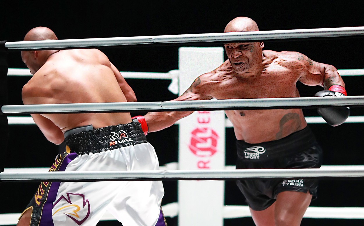 Mike Tyson a urcat din nou în ring la 54 de ani. „Parcă sunt unchii mei care se luptă la grătar”
