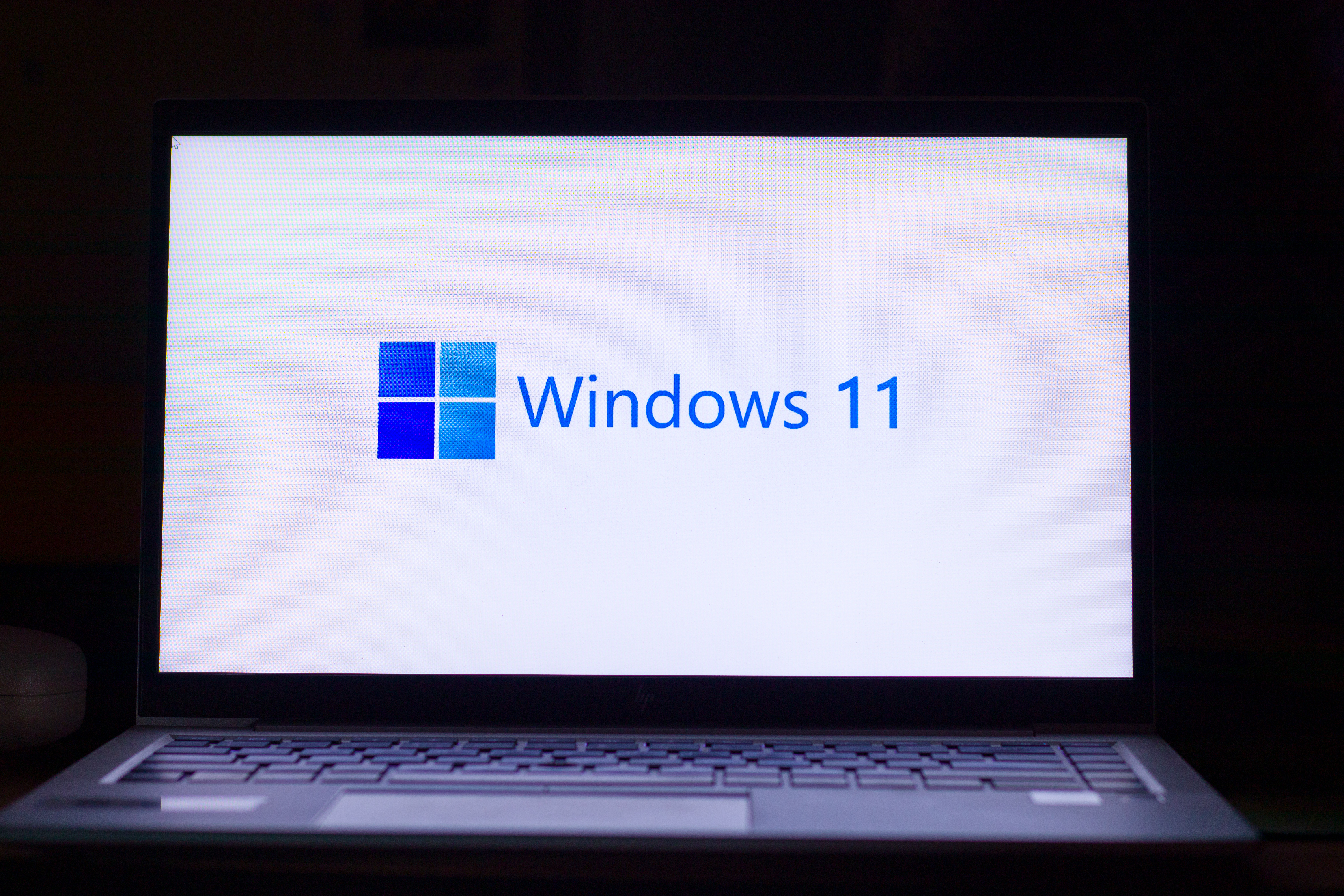 Mai multe programe din Windows 11 au încetat să funcţioneze, după o greșeală jenantă făcută de Microsoft