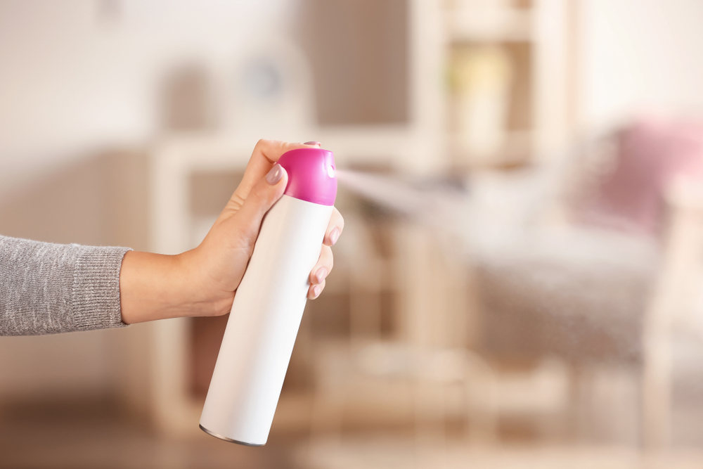 Substanța cancerigenă descoperită în mai multe tipuri de spray-uri antiperspirante şi deodorante de corp