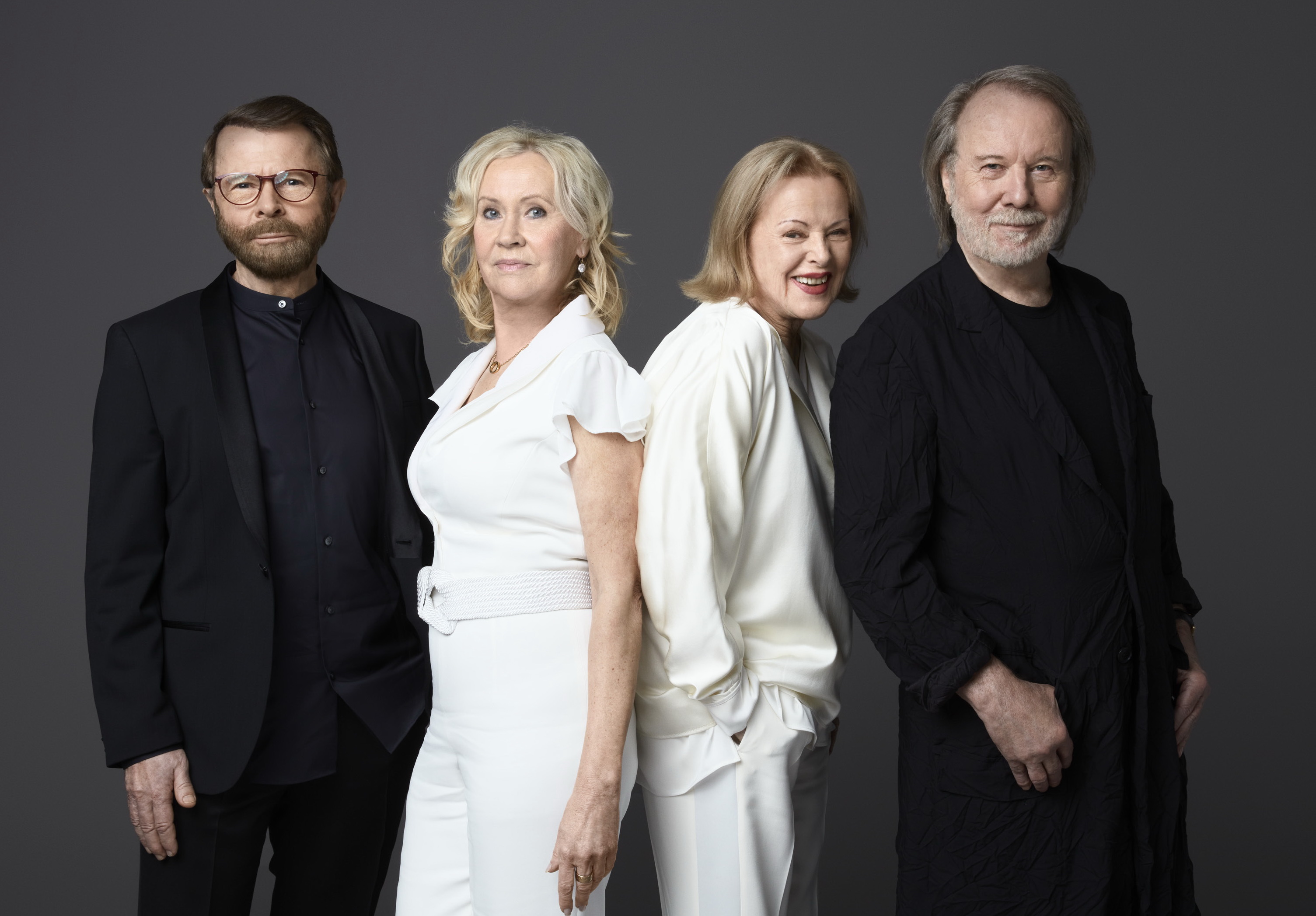 Fanii ABBA au stat la cozi pentru a cumpăra primul album al grupului suedez din ultimii 40 de ani