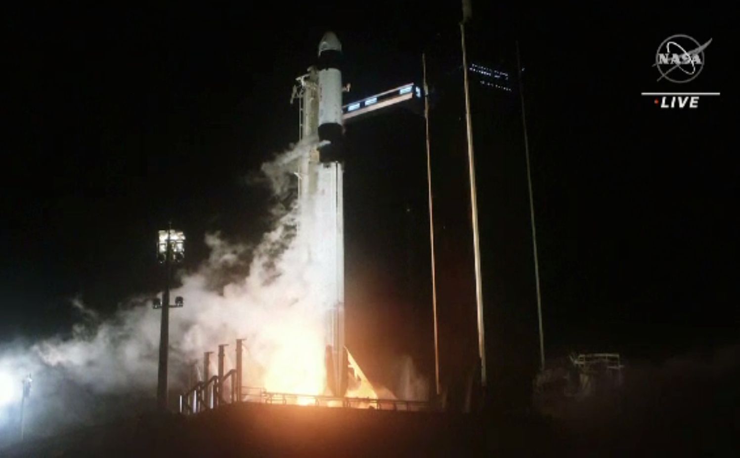 Noua misiune SpaceX a părăsit Pământul. Patru astronauți, cazați pe Spația Spațială Internațională