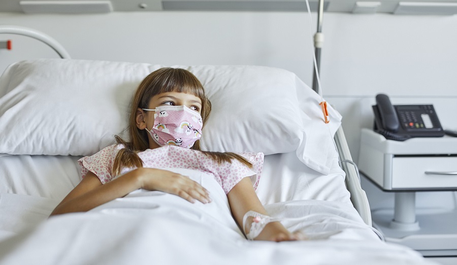 Avertismentul medicilor: ''Spitalele de pediatrie sunt luate cu asalt de cazurile de Covid-19 la copii'