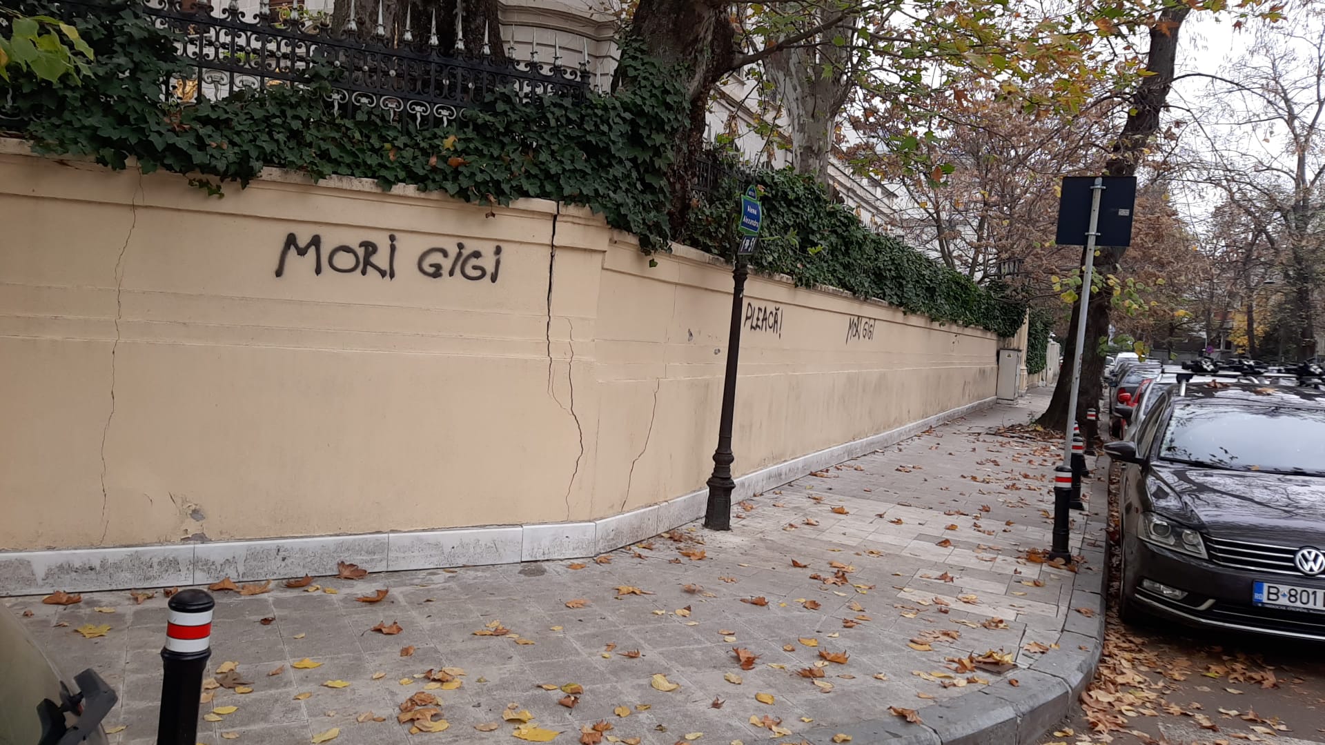 Palatul lui Gigi Becali de pe Bd Aviatorilor a fost vandalizat de suporteri. Ce spune patronul FCSB. FOTO