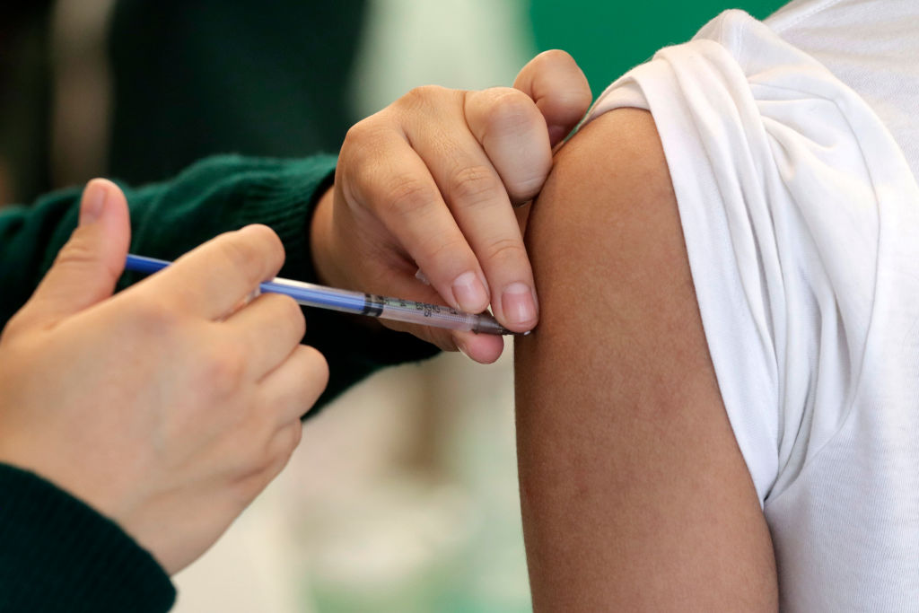 România a depăşit pragul de 7 milioane de persoane vaccinate cu schemă completă