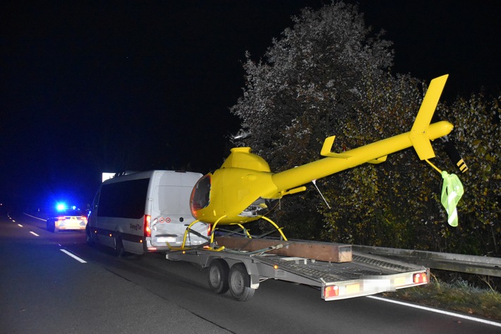 Poliția din Germania i-a confiscat elicopterul unui român, care îl transporta cu o remorcă auto