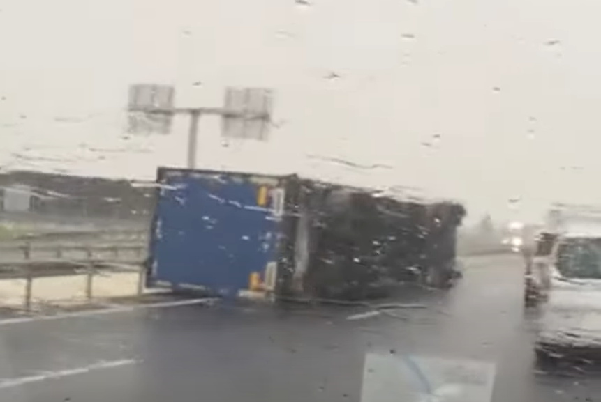 VIDEO. O furtună a făcut prăpăd în Istanbul. Cel puţin patru persoane au murit, iar câteva zeci au fost rănite