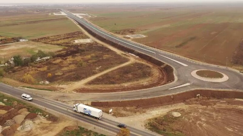 Circulaţia pe Lotul 2 din Autostrada Sebeş - Turda se deschide marţi, cu restricţii