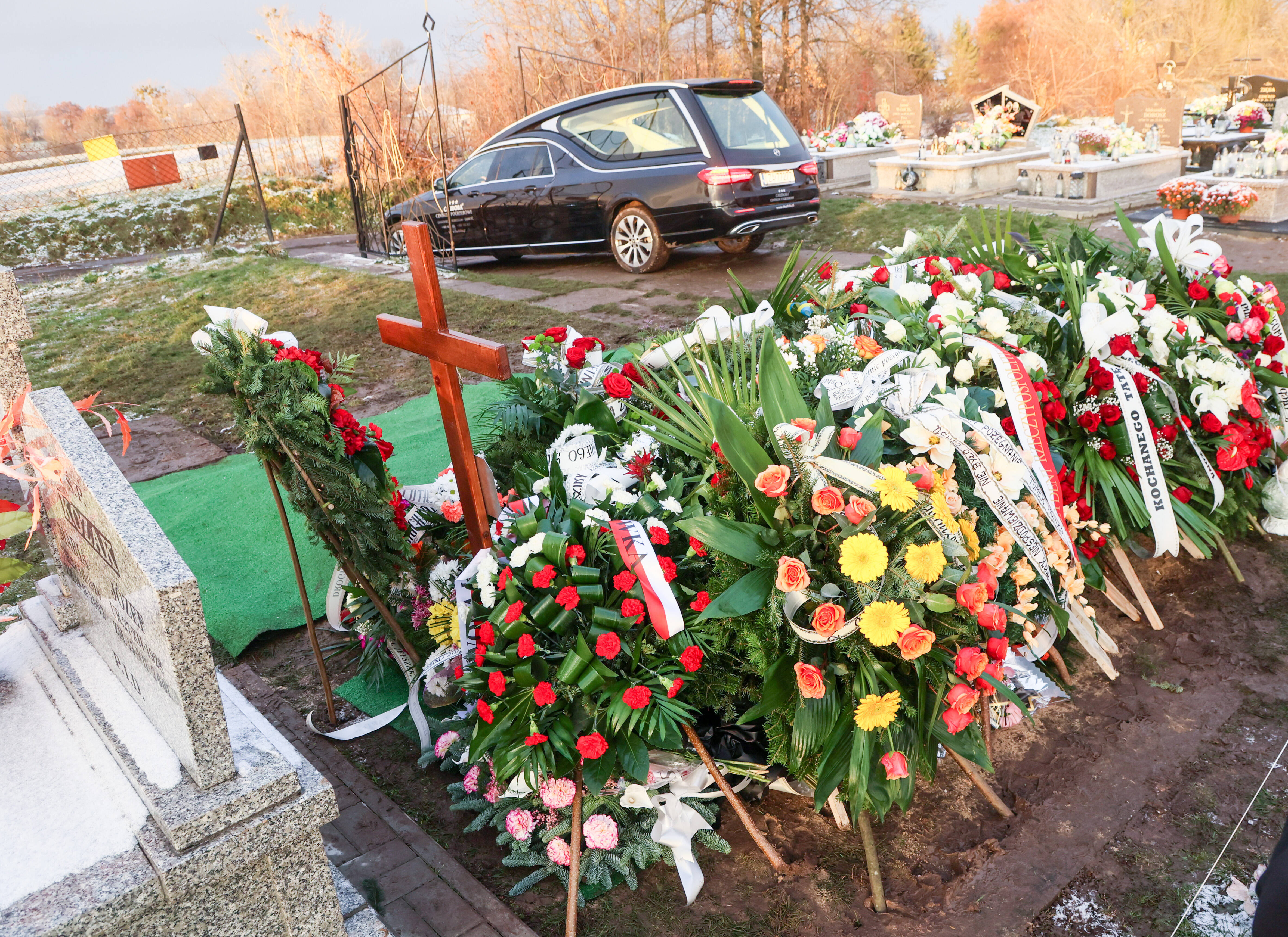 Una dintre victimele rachetei care a căzut în Polonia a fost înmormântată cu onoruri militare - Imaginea 6