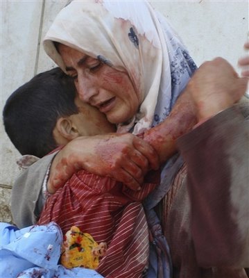 Atentat extrem de crud in Pakistan: 80 de morti in doua moschei