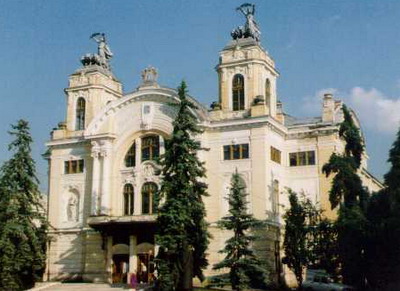 Clujul si-a depus candidatura sa fie Capitala Culturala Europeana. Doi bloggeri au strabatut 10.000 km sa faca documentarea