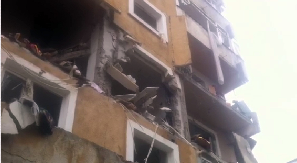 O femeie a fost gasita moarta dupa explozia unui bloc din Resita. Toti locatarii au fost evacuati