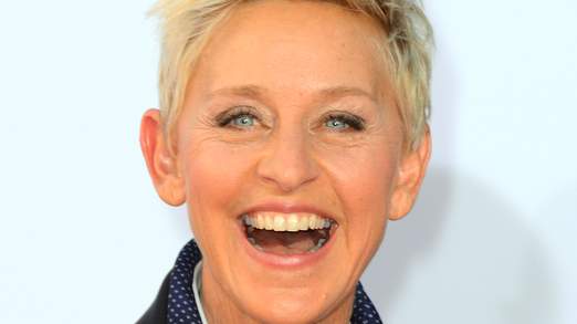 Ellen DeGeneres a oferit 10.000 de dolari unei chelnerite care a ajutat doi militari americani