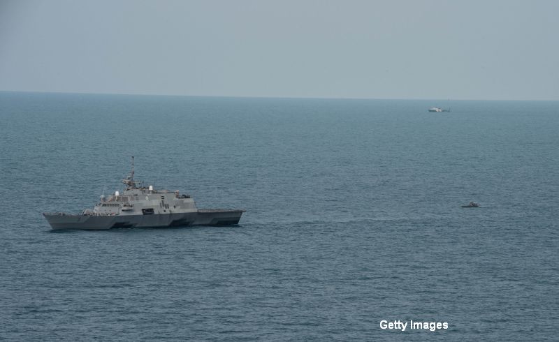 SUA sfideaza Beijingul. O nava de razboi americana s-a apropiat de insulele artificiale construite in Marea Chinei de Sud
