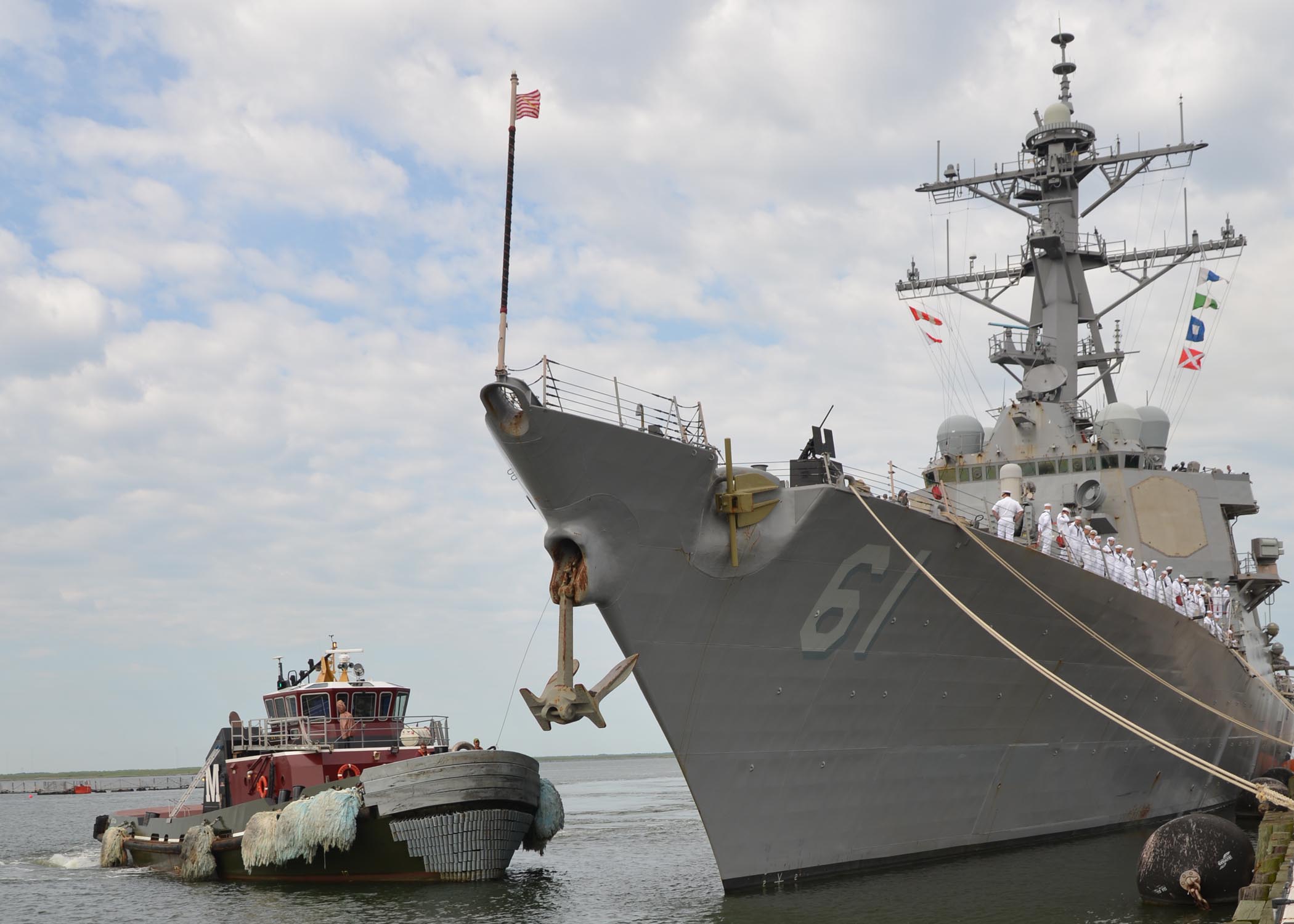 Nava de razboi americana, atacata cu rachete in Marea Rosie. Incidentul ar putea fi legat de masacrul din Yemen