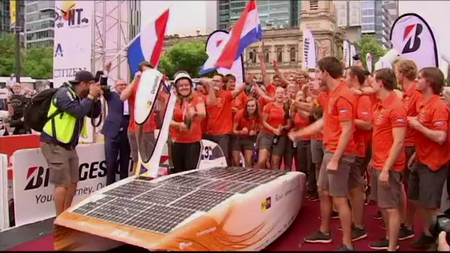 Olandezii au câștigat pentru a șaptea oară un raliu, cu o mașină solară