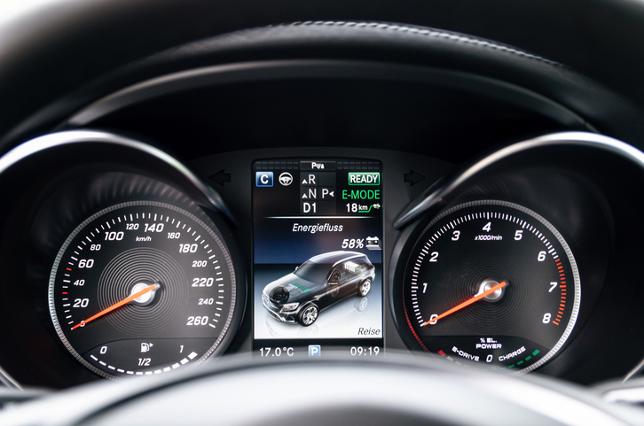 Mii de autoturisme Mercedes Benz, rechemate în service din cauza airbag-urilor