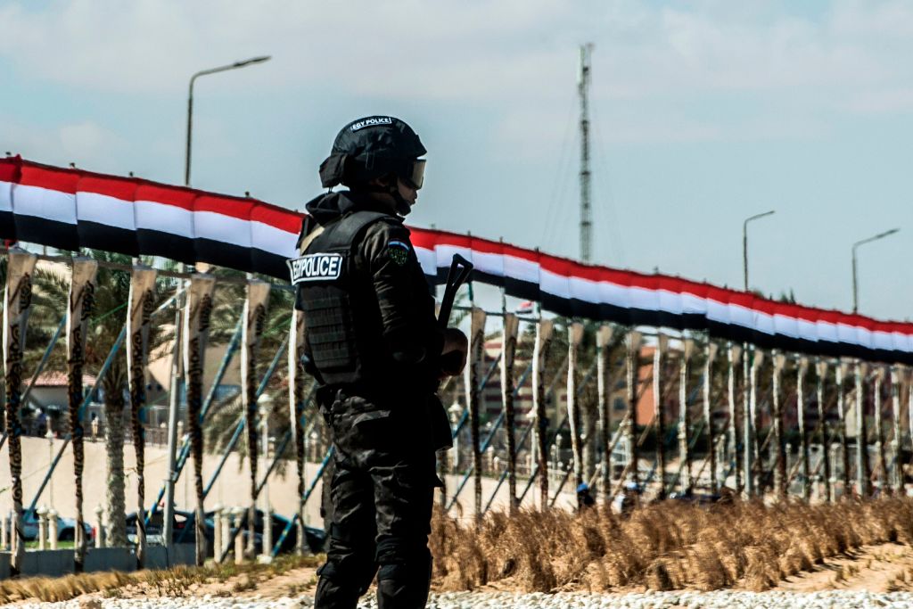 Atac islamist în vestul Egiptului, sunt zeci de morţi