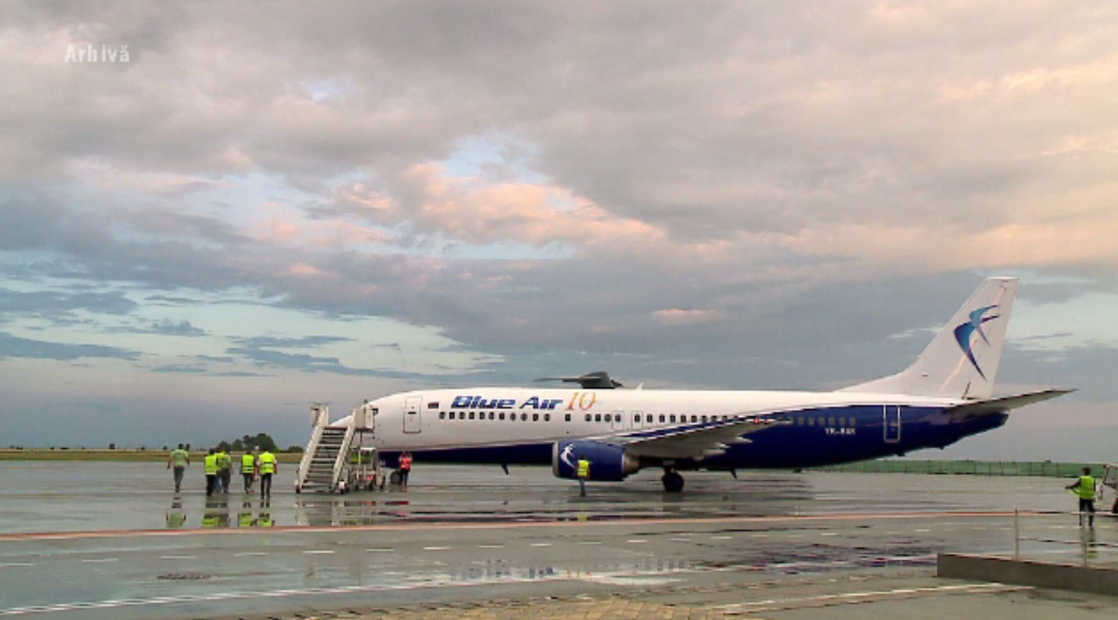 Panică la bordul unei aeronave care a decolat din Cluj-Napoca. A fost efectuată o aterizare de urgență în Bratislava