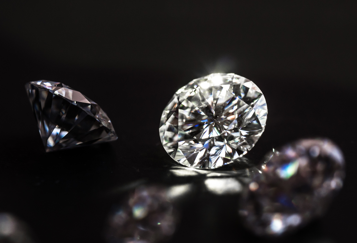 Diamant de 2 milioane de dolari, furat în câteva minute dintr-o vitrină