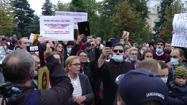 Proteste anunțate la Iași împotriva interzicerii pelerinajului de Sfânta Parascheva. Jandarmii sunt în alertă
