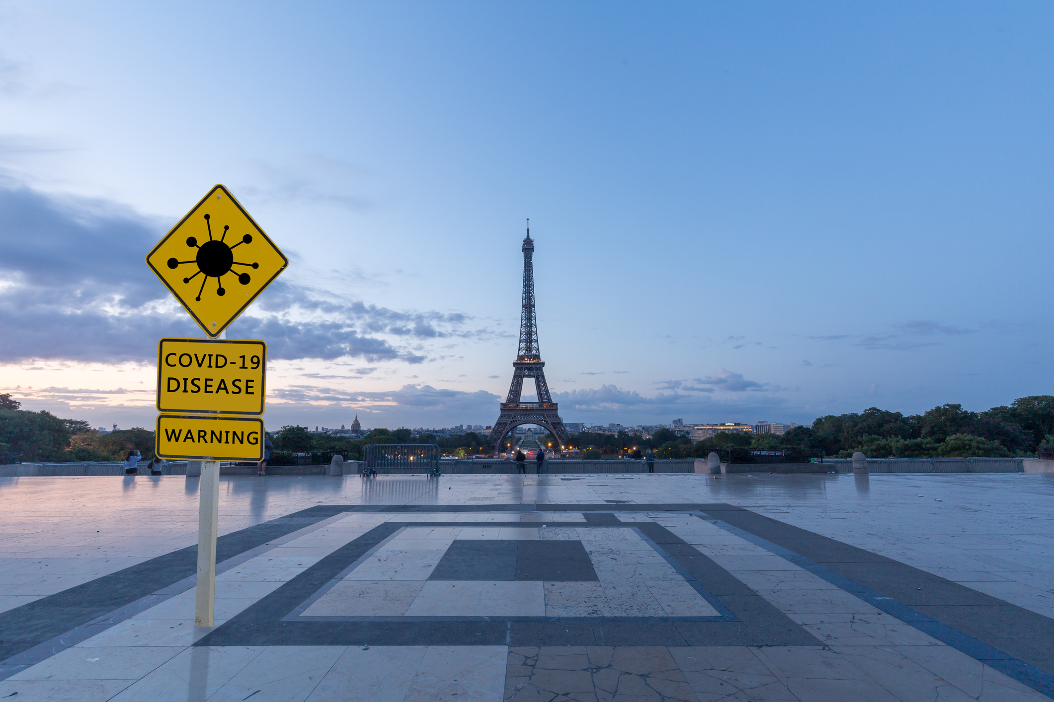Starea de urgenţă va fi restabilită în Franţa, începând de vineri