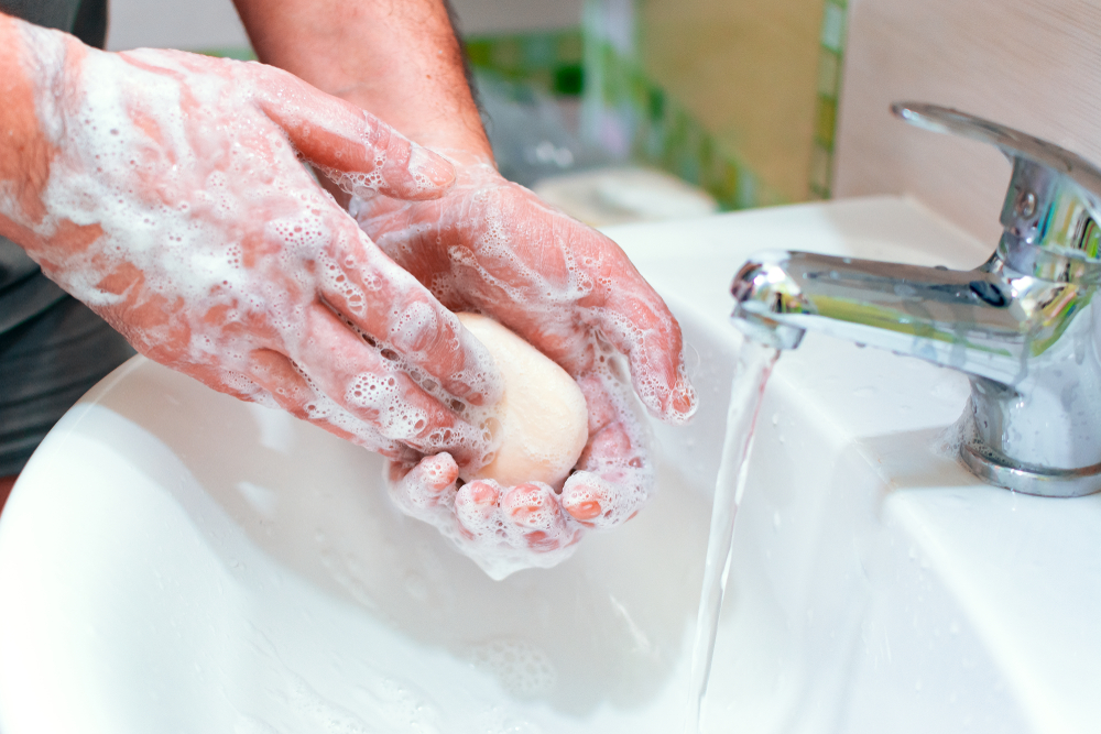 Ce trebuie să facem imediat după ce ne spălăm pe mâni. Avertismentul medicilor