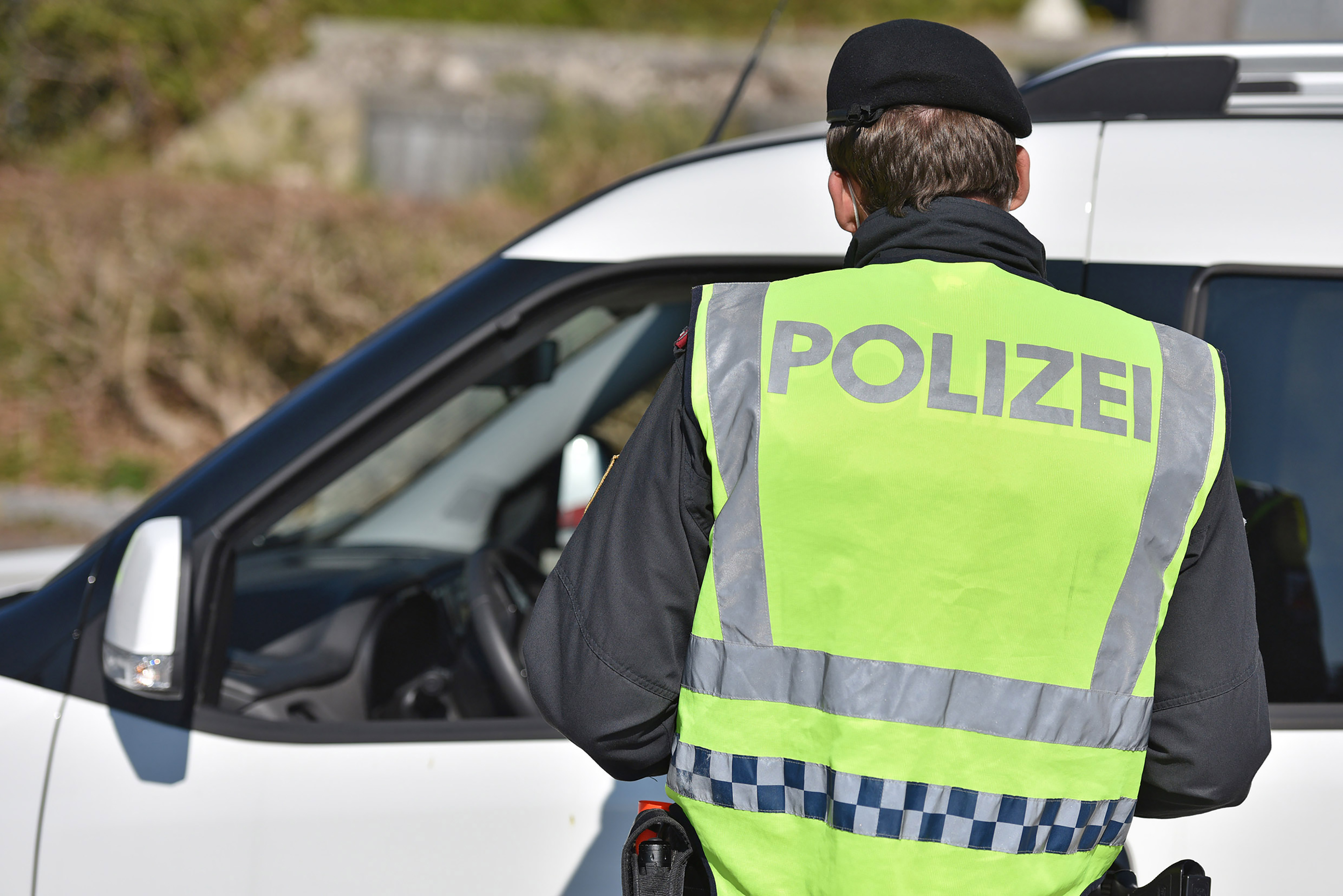 Șofer român de TIR, condamnat definitiv pentru uciderea și violarea unei studente în Austria