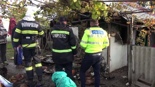 Un bătrân din județul Bacău, mort într-un incendiu provocat de jarul căzut din sobă