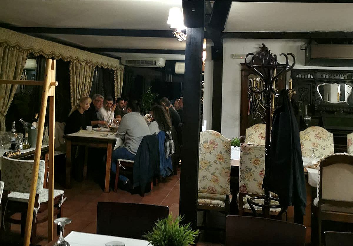 Marcel Ciolacu şi apropiaţi ai săi, amendaţi pentru o masă la restaurant. Ce regulă ar fi încălcat. Reacţia liderului PSD - Imaginea 2