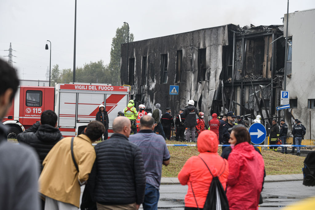 MAE: Şapte cetăţeni români au murit în accidentul aviatic de la Milano. Toți aveau şi alte cetăţenii