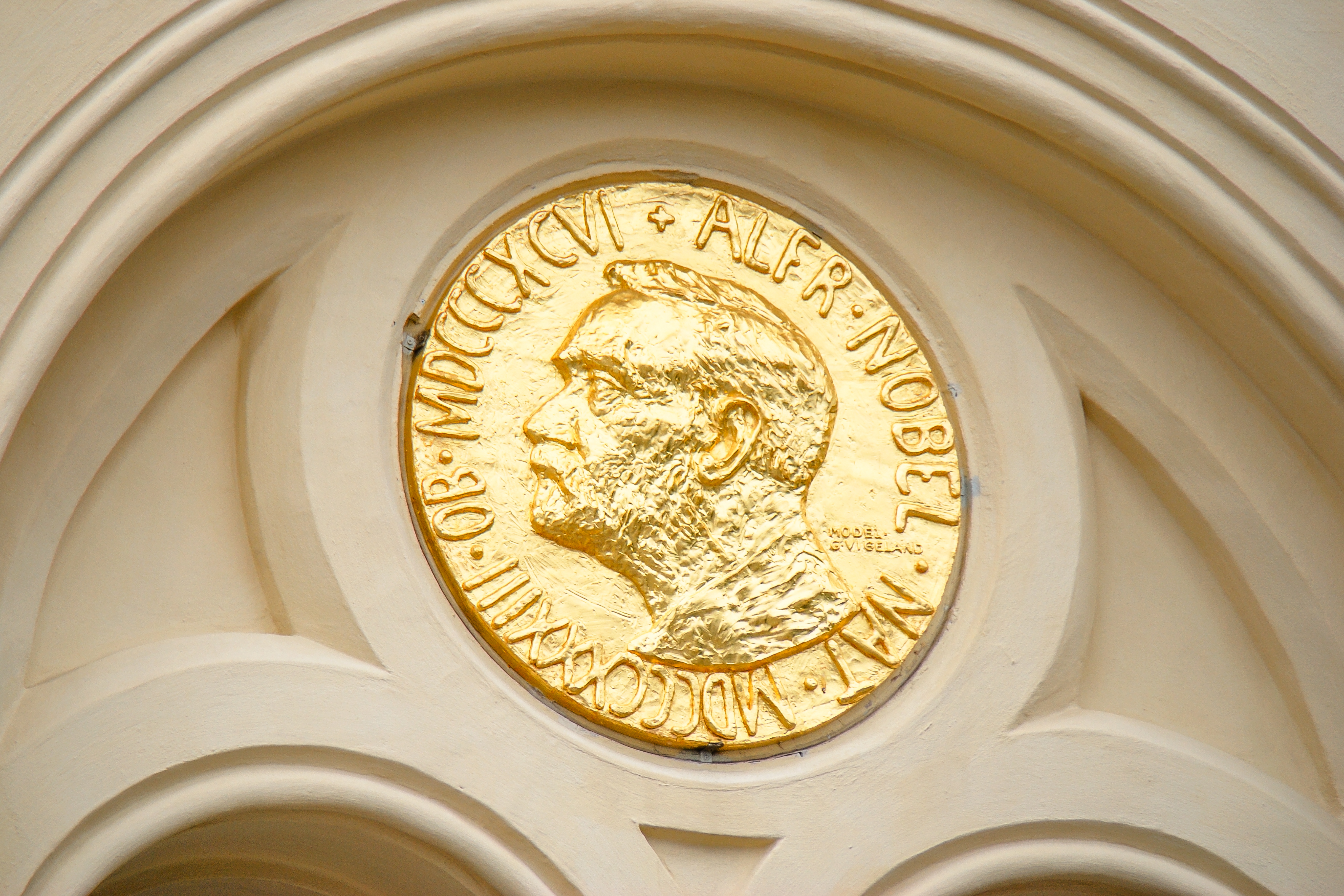 Premiile Nobel 2021. Cine sunt câștigătorii Premiului Nobel pentru chimie