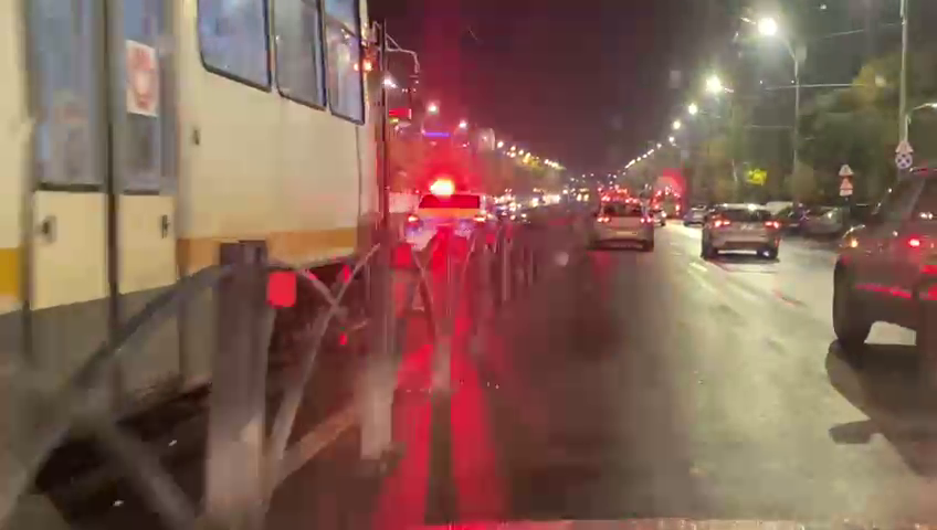 Pieton accidentat de tramvai, în Capitală. Bărbatul a fost transportat la spital