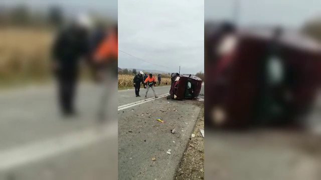 Un șofer de 73 de ani s-a răsturnat cu mașina pe un drum național din Sălaj