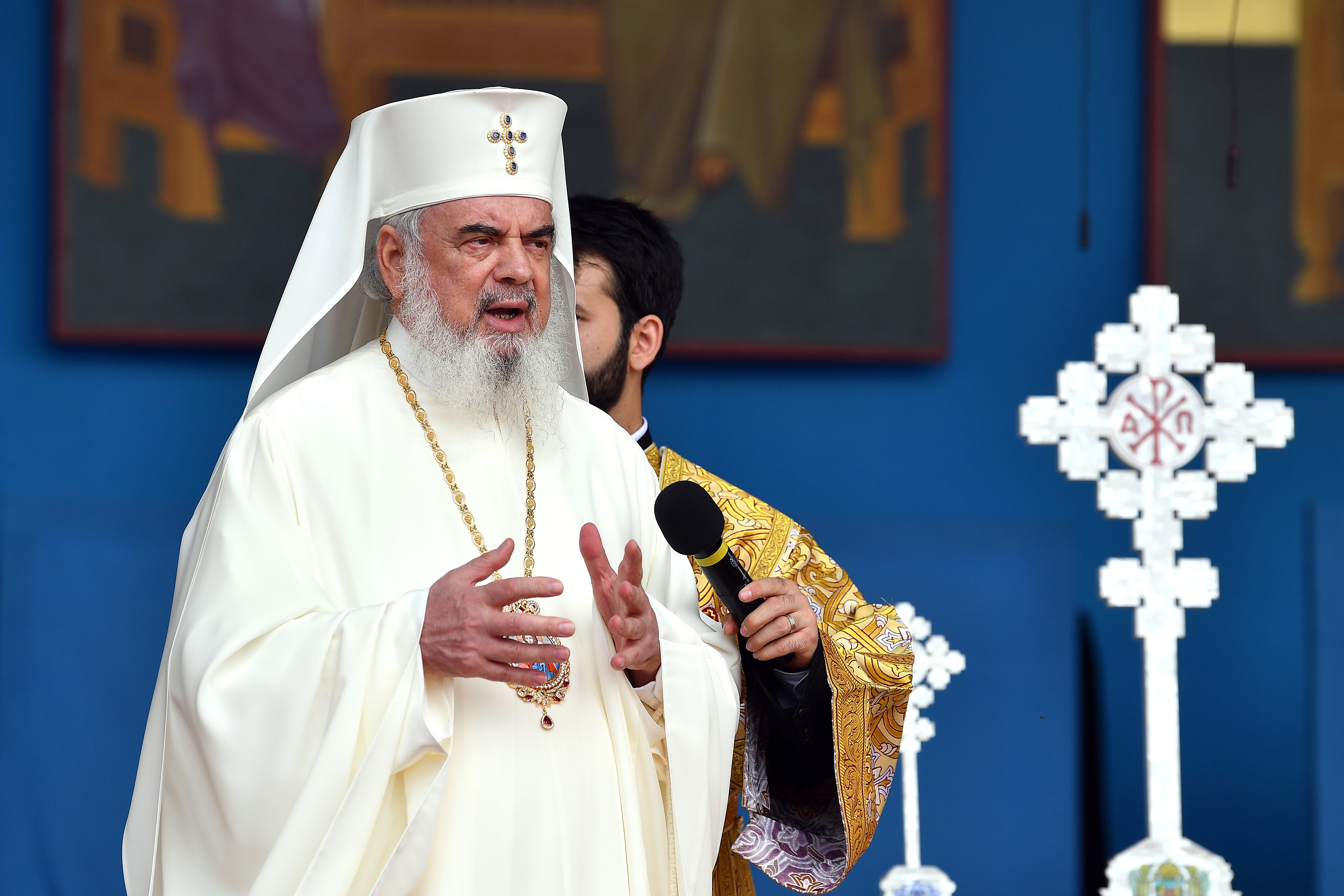Mediul de afaceri îi cere Patriarhului Daniel să spună oamenilor clar să se vaccineze: ”Aveți puterea de a opri nenorocirea”