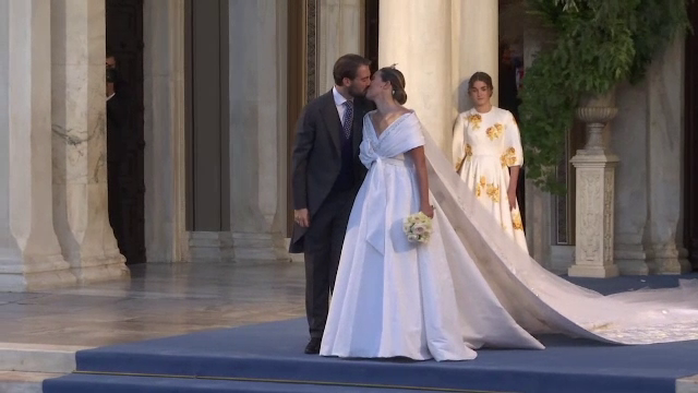 Au bătut clopote de nuntă în capitala Greciei. Prinţul Filip s-a căsătorit cu aleasa inimii sale