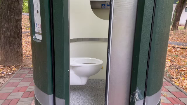 Într-o capitală toalete mobile, Primăria a devenit WC public. ”Riscăm ca Bucureștiul să devină o - Stirileprotv.ro