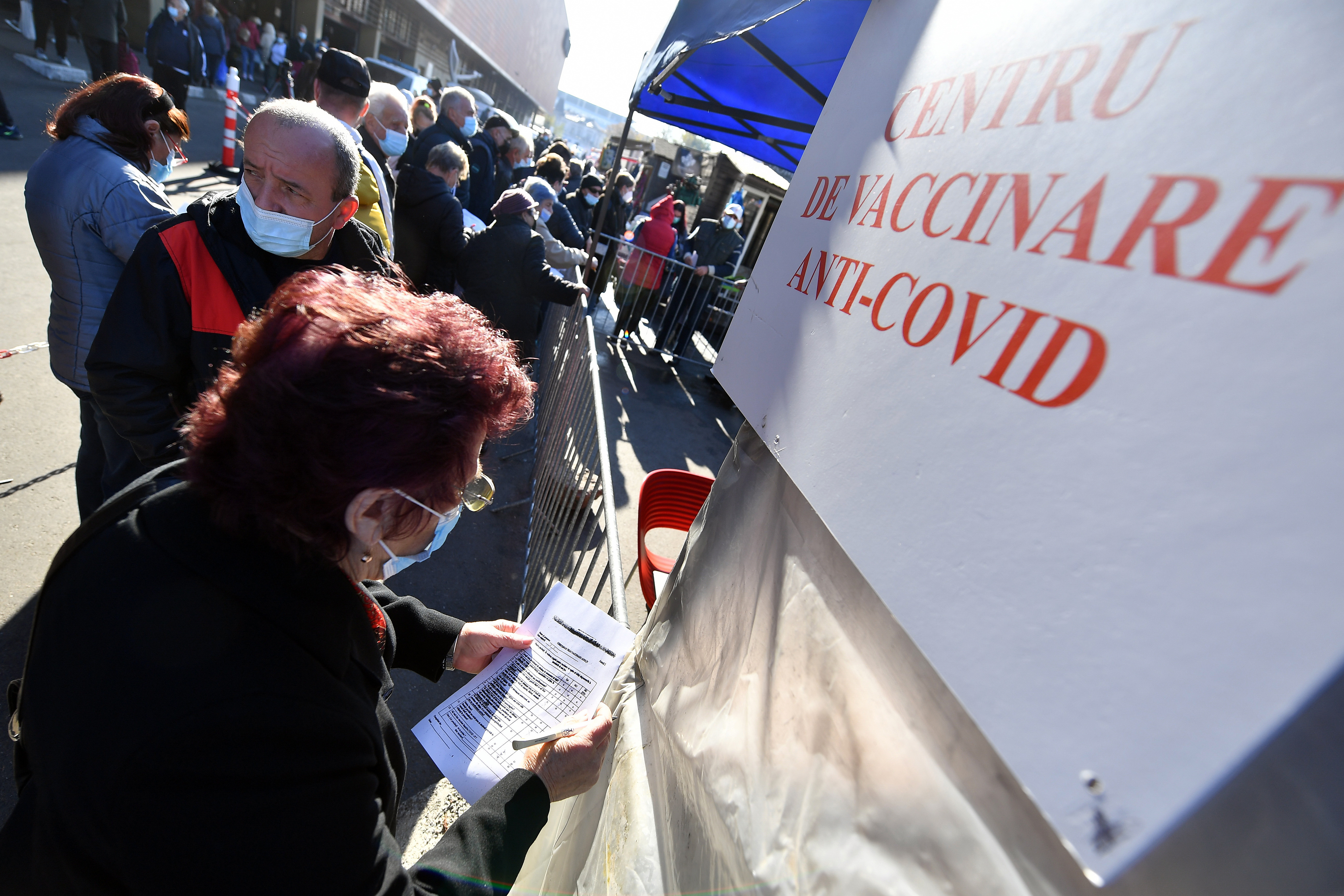 Dîncu: Procentul românilor reticenţi faţă de vaccinarea anti-COVID s-a dublat, în doar un an şi jumătate