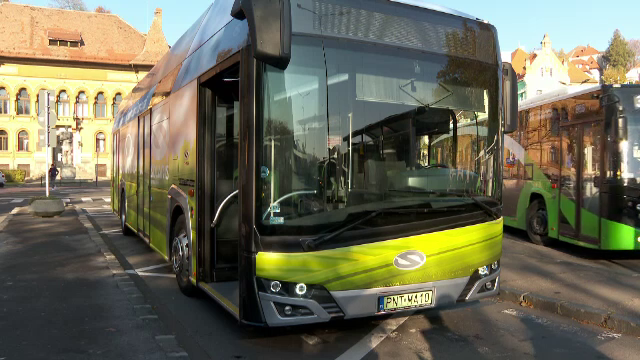 Primul autobuz total nepoluant, alimentat cu hidrogen, este testat acum și în Brașov