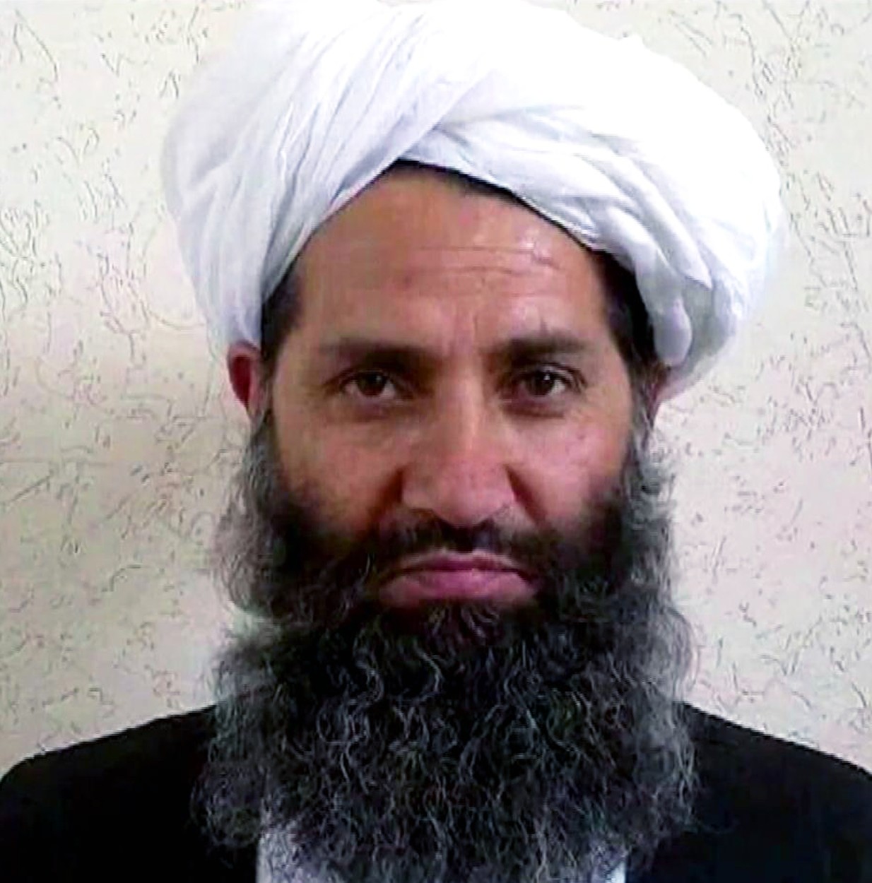 Prima apariţie publică a misteriosului „lider suprem” taliban, despre care s-a crezut că e mort