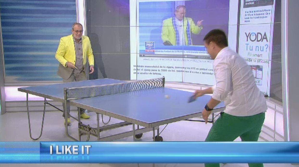 Experiment iLikeIT: George Buhnici si Busu au jucat ping-pong cu noul iPhone 6. Ce s-a intamplat cu telefoanele