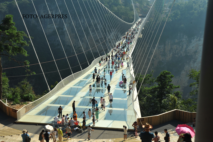 China a inchis cel mai lung pod de sticla din lume, la scurt timp dupa inaugurare. Motivul invocat de autoritati